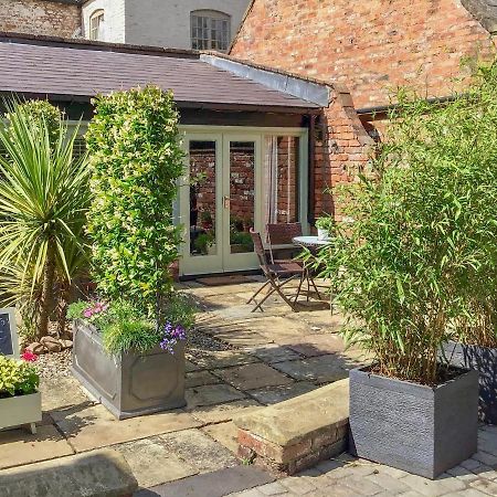 The Cottage The Coach House Wrexham Eksteriør billede